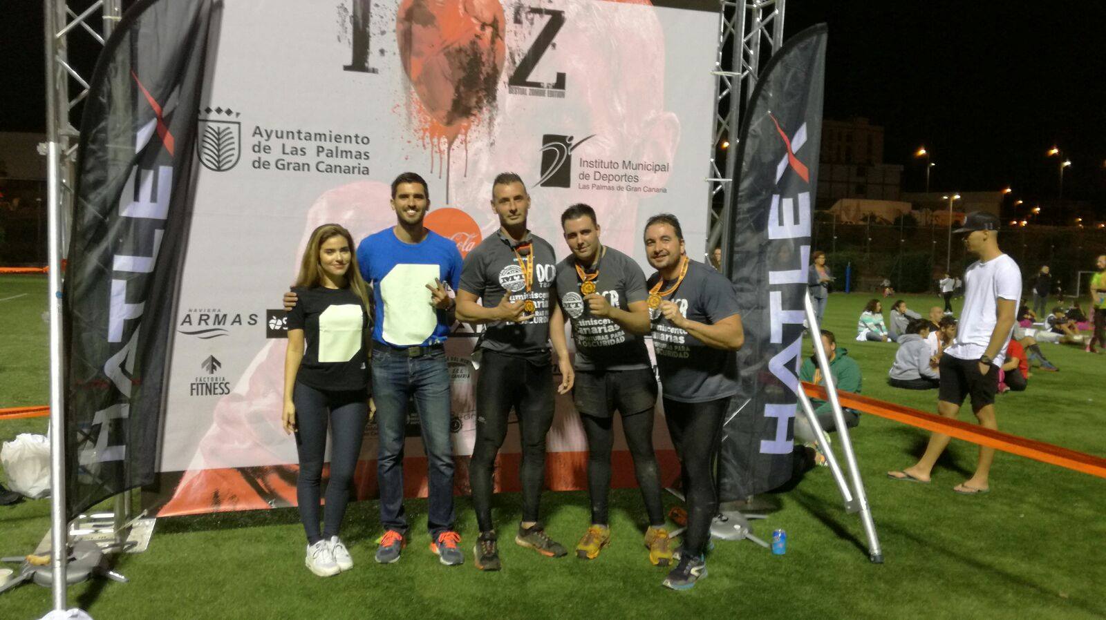 Promoción de camisetas Iluminated Apparel con nuestro equipo de carreras de obstáculos Promoción de camisetas Iluminated Apparel con nuestro equipo de carreras de obstáculos