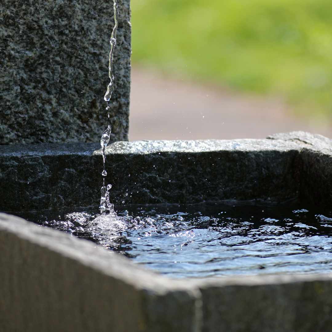 Fuente de agua situada en el caserio de la asomada en tias lanzarote